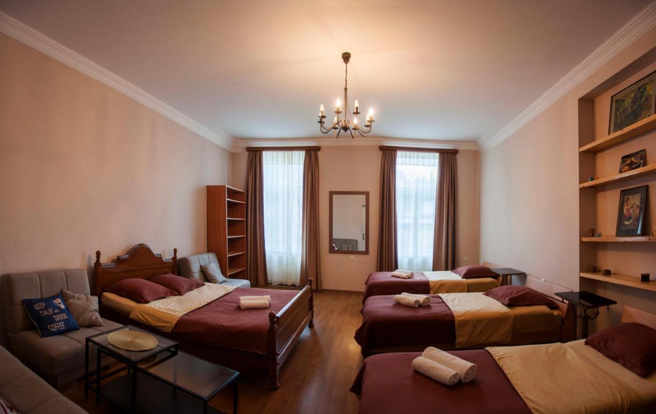 Guest House Lile Tbilisi Esterno foto